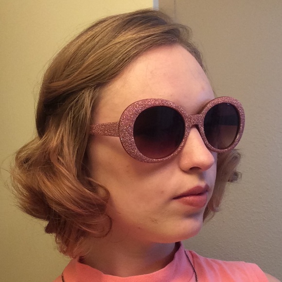 Meet your Posher, Catherine - Picture 1 of 1